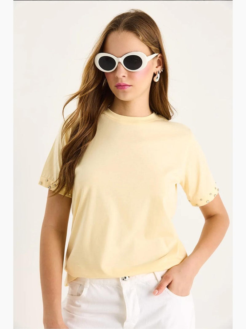 T-shirt ricamata con girocollo e maniche corte lucci Giallo limone - Kiabi