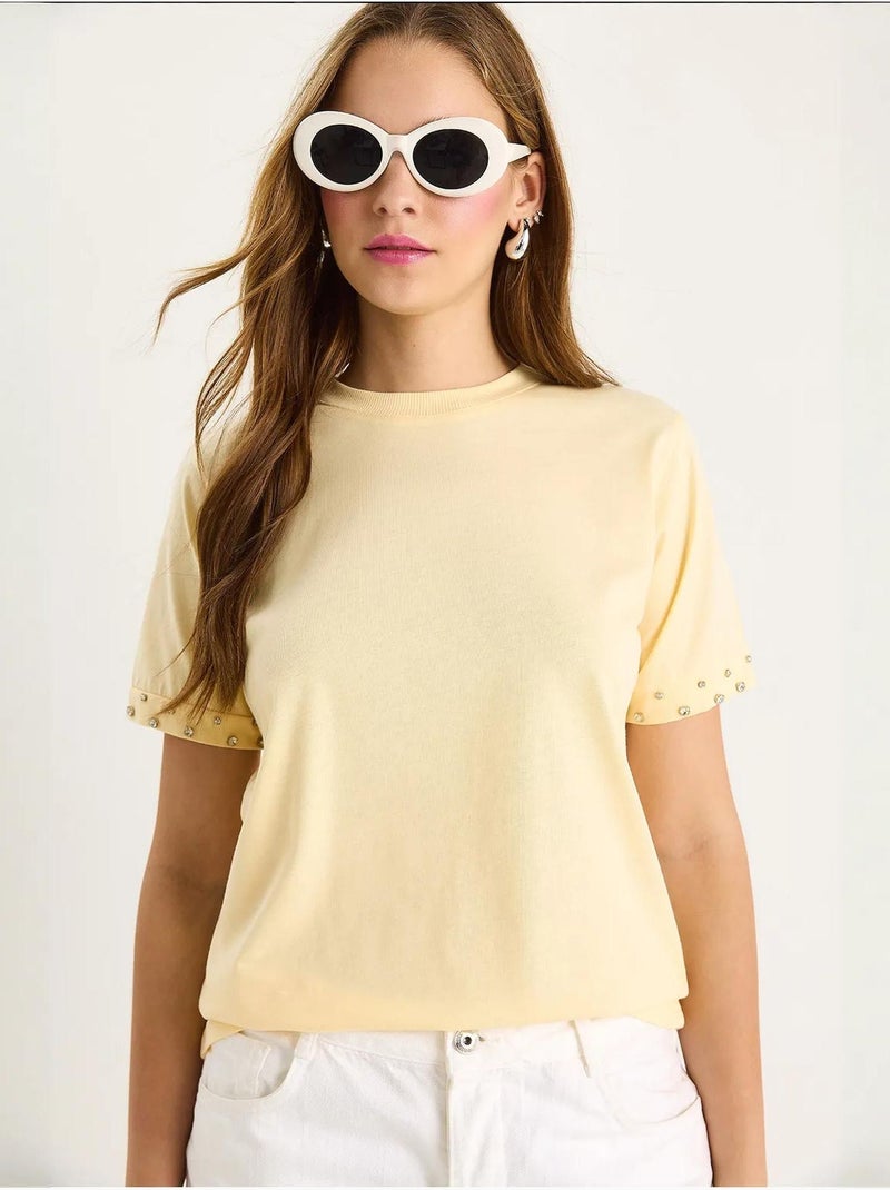 T-shirt ricamata con girocollo e maniche corte lucci Giallo limone - Kiabi