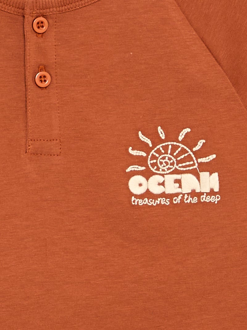 T-shirt ricamato a maniche corte Marrone - Kiabi