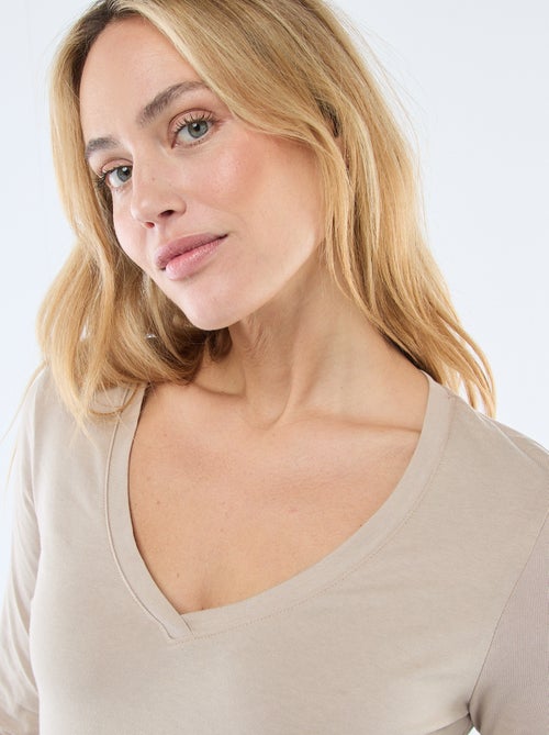 T-shirt scollo a V - Kiabi