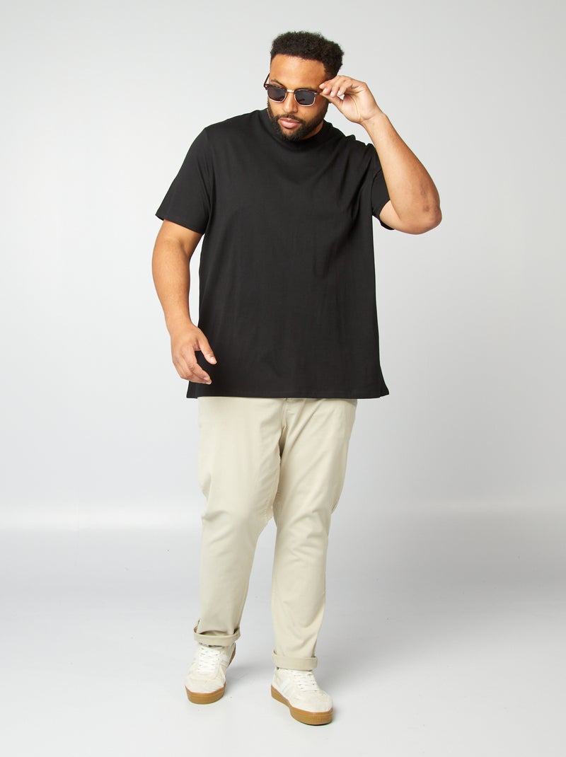 T-shirt scollo a V nero - Kiabi