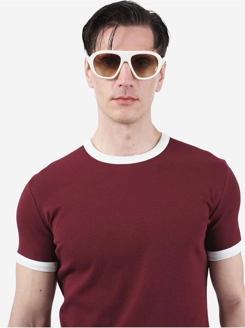 T-shirt slim fit con girocollo e bordatura a contrasto giesto - Kiabi