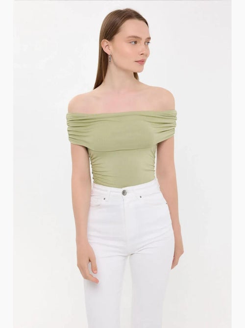 T-shirt spalle scoperte arricciata aderente manica corta hiccup - Kiabi T-shirt spalle scoperte arricciata aderente manica corta hiccup - Kiabi