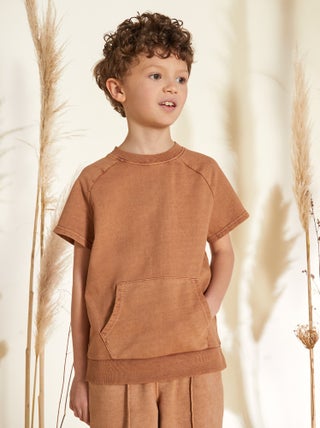 T-shirt spessa in cotone con tasca a marsupio