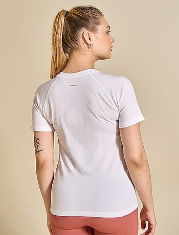 T-shirt sportivo effetto seconda pelle - (ekstract)