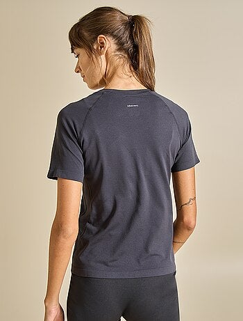 T-shirt sportivo effetto seconda pelle - (ekstract)