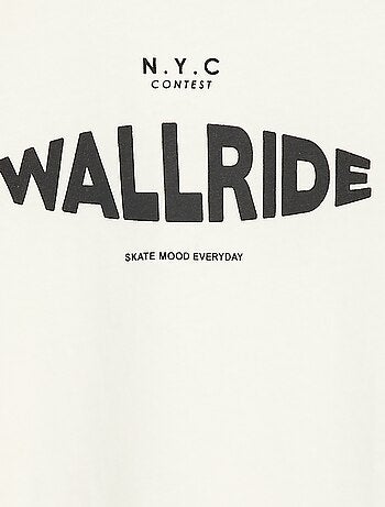 T-shirt stampata con messaggio