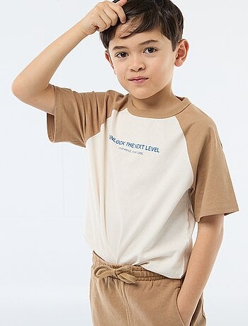 T-shirt stampata con messaggio