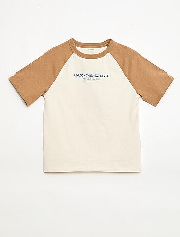 T-shirt stampata con messaggio