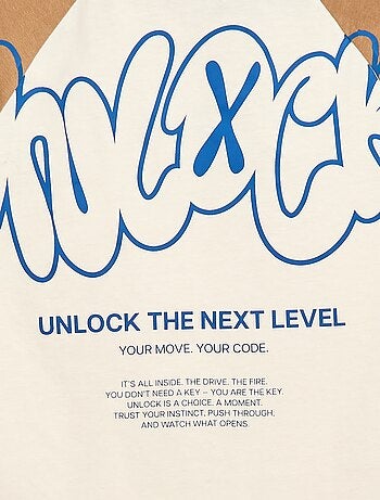 T-shirt stampata con messaggio