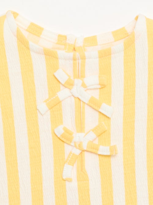 T-shirt stampata e con volant - Kiabi