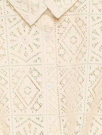 T-shirt stile camicia in crochet traforato
