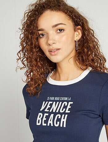 T-shirt stile college