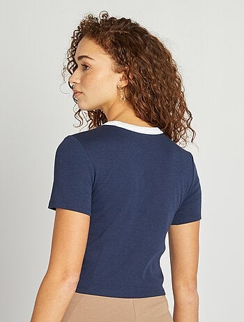 T-shirt stile college