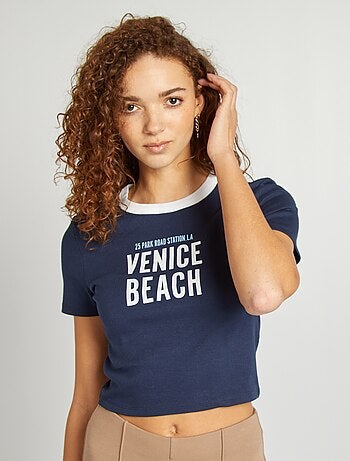 T-shirt stile college