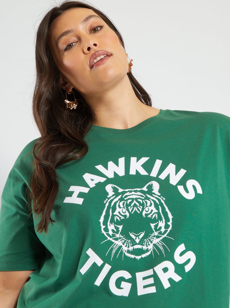 T-shirt 'Stranger Things' 'Hawkins' giromanica sceso VERDE - Kiabi