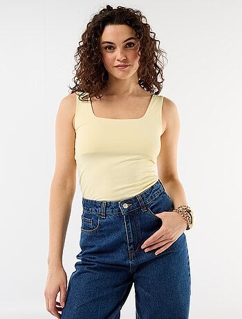 T-shirt stretch con scollo quadrato