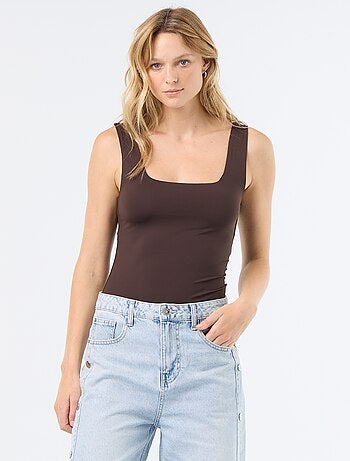 T-shirt elasticizzata con scollo quadrato