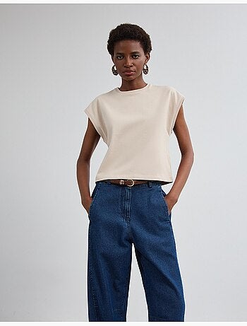 T-shirt tagliata, mo fashion