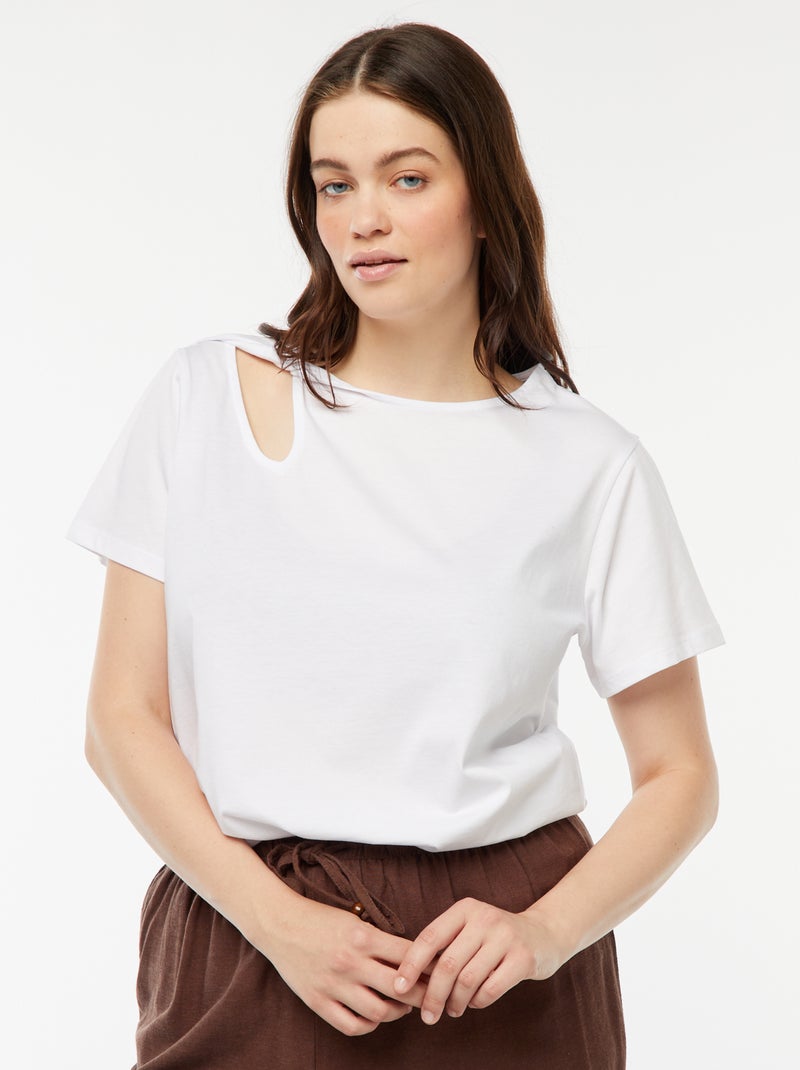 T-shirt tinta unita con cut out traforato ed effetto intrecciato bianco - Kiabi
