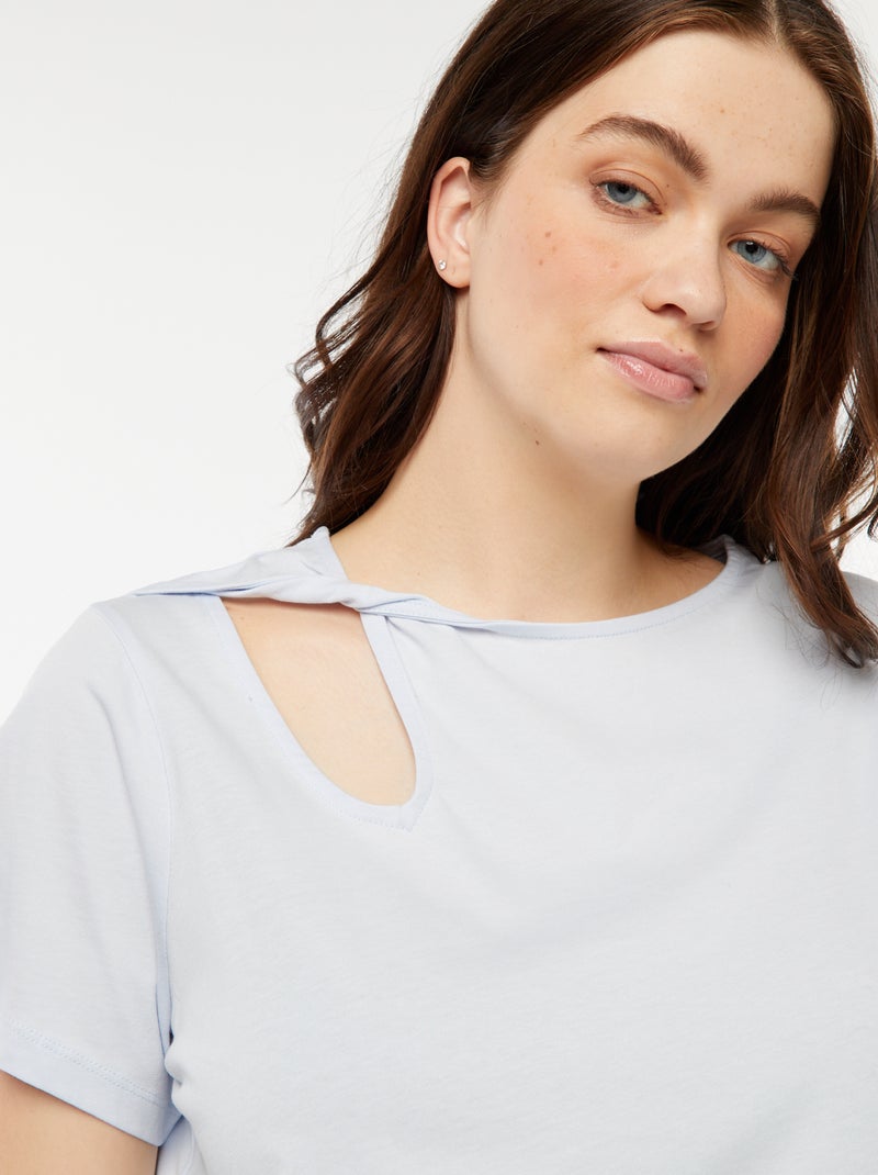 T-shirt tinta unita con cut out traforato ed effetto intrecciato Blu - Kiabi