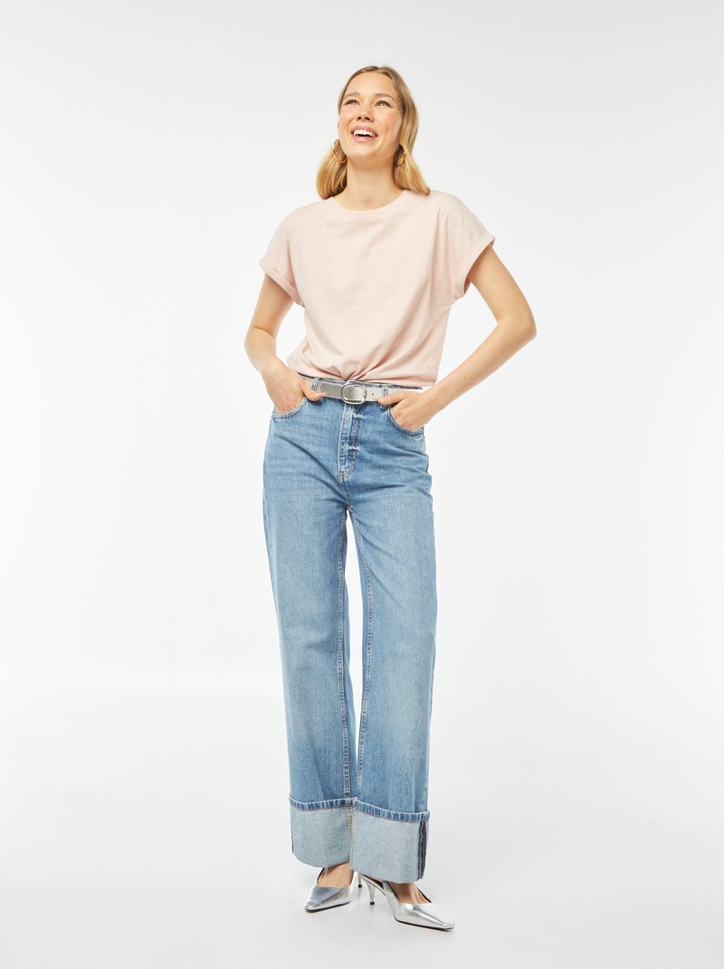 T-shirt tinta unita con scollo tondo e maniche corte con risvolti ROSA - Kiabi