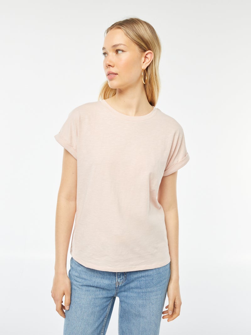 T-shirt tinta unita con scollo tondo e maniche corte con risvolti ROSA - Kiabi