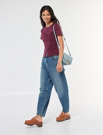 T-shirt basic in maglia a costine sottili