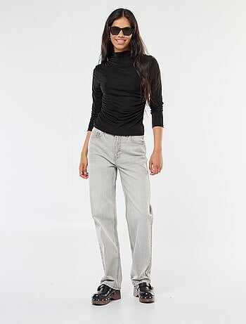 T-shirt basic in tessuto fluido con collo alto