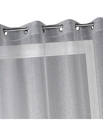 Teli di organza a tinta unita pronti per il montaggio