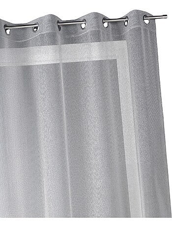 Teli di organza a tinta unita pronti per il montaggio