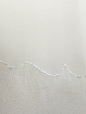 Telo ricamato con treccia arricciata in stile Cornely