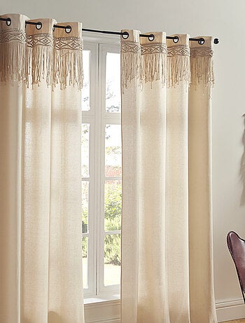 Tenda con fregio in macramè