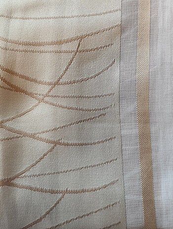 Tenda in organza a righe verticali con motivo