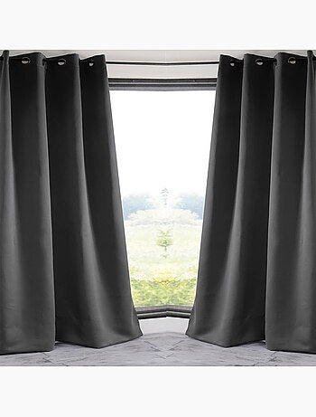 Tenda oscurante liscia 210gr/m2