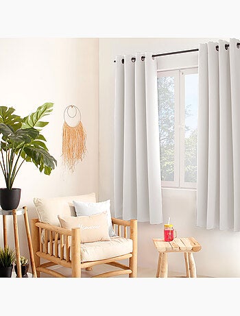 Tenda oscurante liscia con 8 occhielli