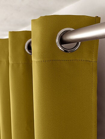 Tenda oscurante liscia con 8 occhielli