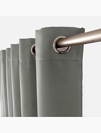 Tenda oscurante liscia con 8 occhielli