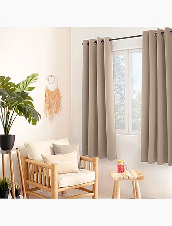 Tenda oscurante liscia con 8 occhielli