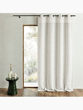 Tenda trasparente ricamata con sottili righe verticali stilizzate