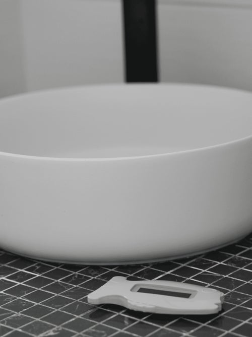 Thermobaby Termometro da bagno per bebè a forma di pesce con schermo LCD - Kiabi Thermobaby Termometro da bagno per bebè a forma di pesce con schermo LCD - Kiabi