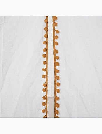 Tipi con nappe rotonde