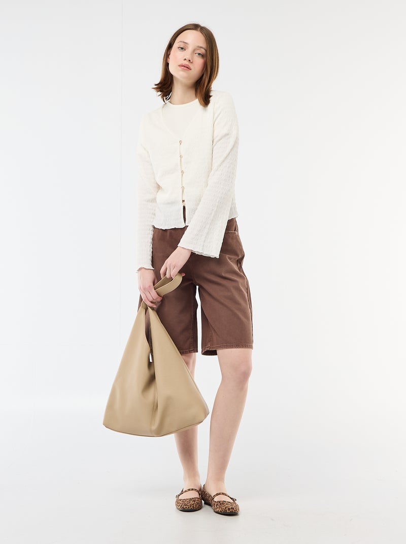 Top a collo a V in maglia goffrata con bottoni dorati Bianco - Kiabi