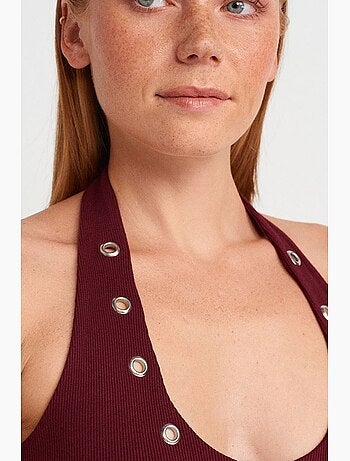 Top a costine collo all’americana dettaglio strass dilvin