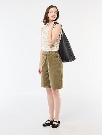 Top all'uncinetto traforato con giromanica ampi