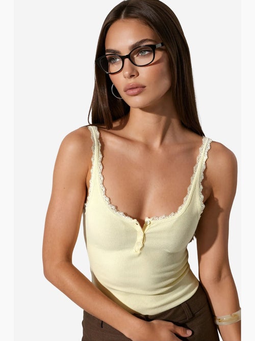 Top cami aderente con bordi in pizzo busem - Kiabi Top cami aderente con bordi in pizzo busem - Kiabi