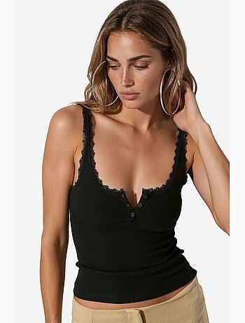 Top cami aderente con bordi in pizzo busem