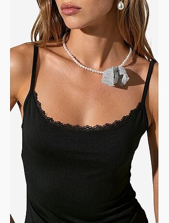 Top cami corto aderente in pizzo busem