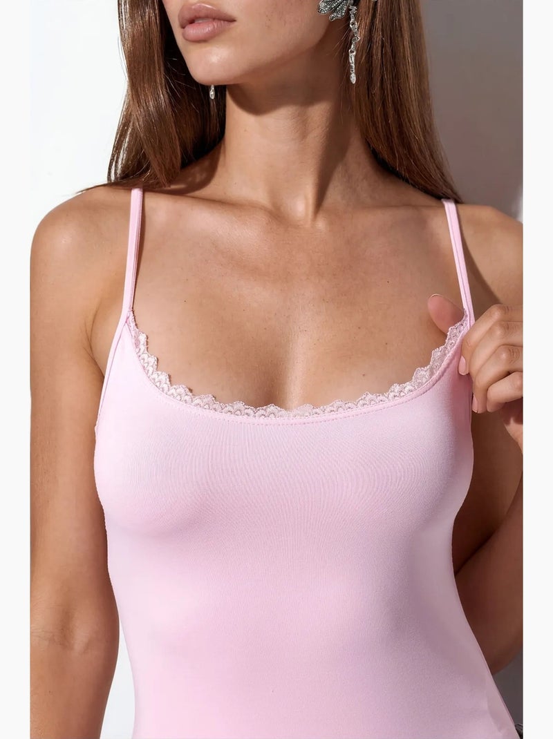 Top cami corto aderente in pizzo busem Rosa - Kiabi