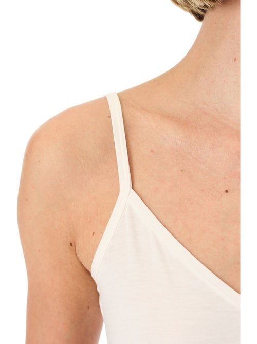Top canotta in maglia tinta unita con scollo a v penti - Kiabi Top canotta in maglia tinta unita con scollo a v penti - Kiabi